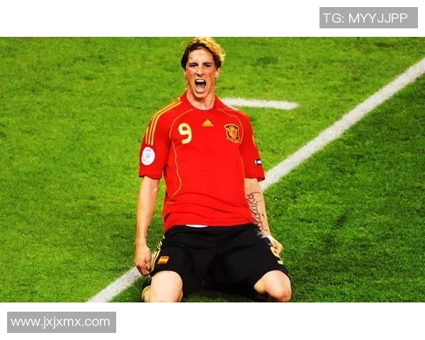 超清足球壁纸汇聚世界顶级球星瞬间展现激情与力量